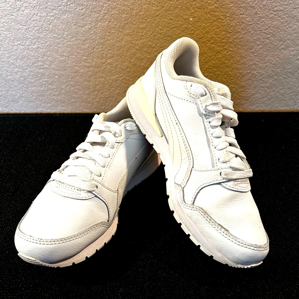 Puma ST Runner V3. Size 4C White Grade School (GS) / Junior (JR) Style384904-02